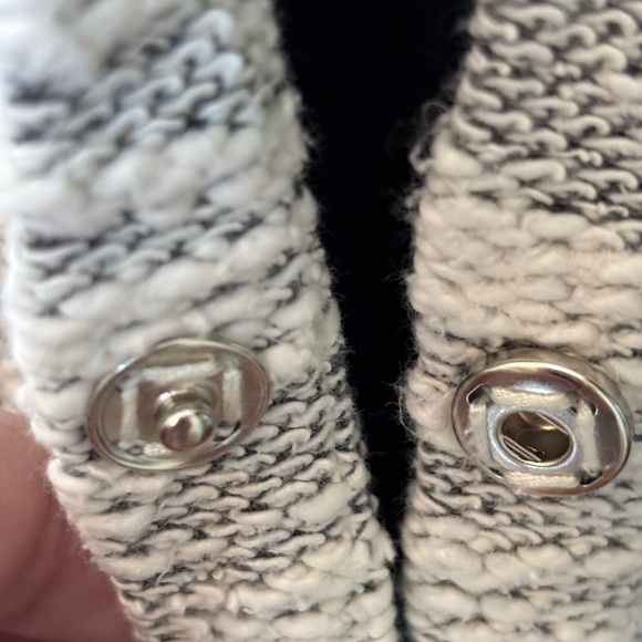 Women's Gray Sweater - Picture 7 of 8